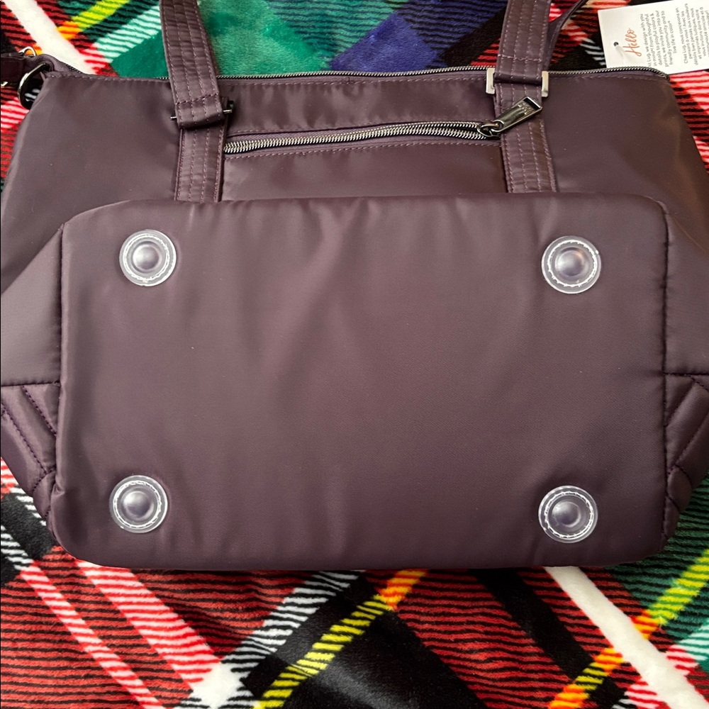 LUG - Catamaran Tote with Anchor Pouch - Picture 13 of 16